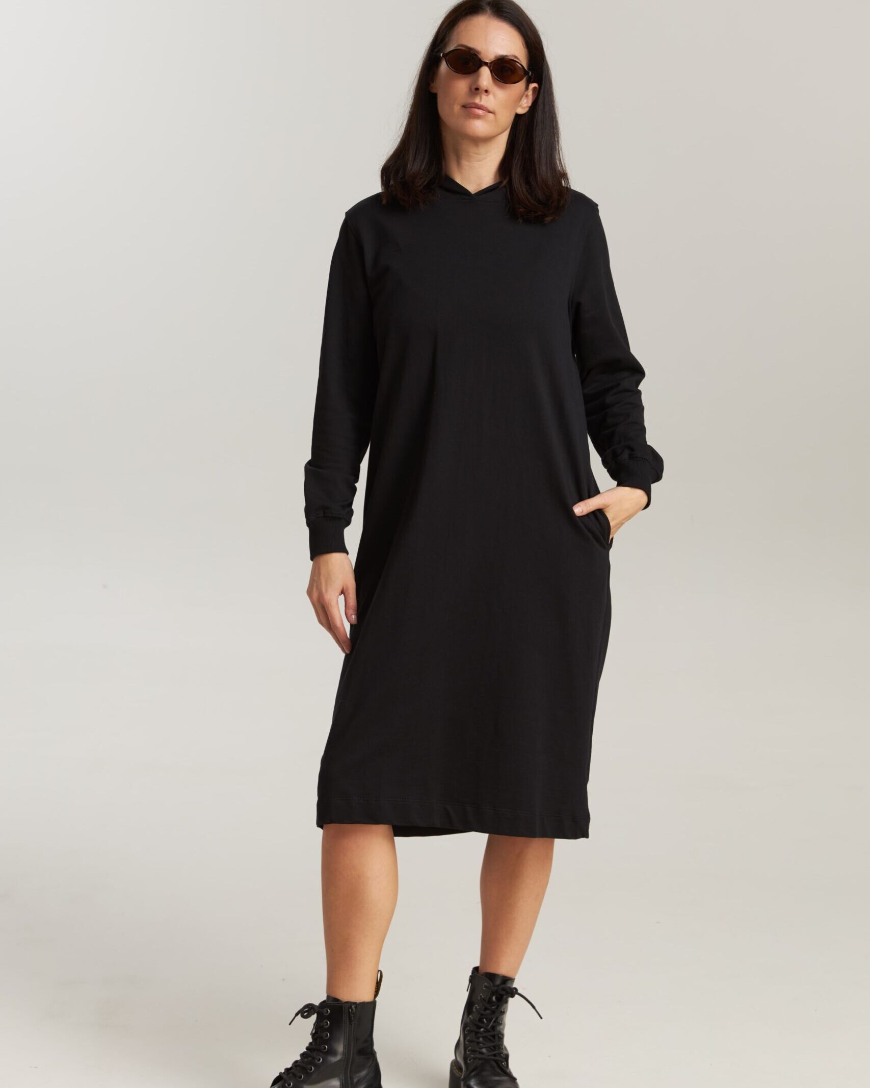 Rochie damă neagră cu mânecă lungă din 100% bumbac, S–XXL – Bumbăcel Moldova