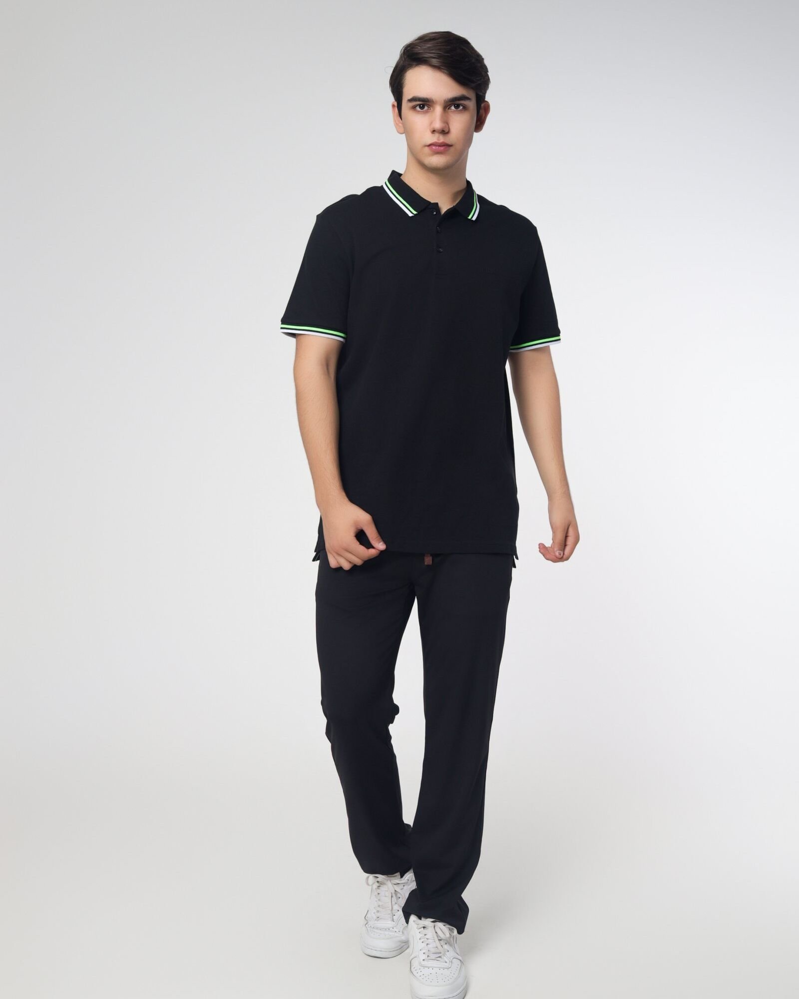 Tricou polo bărbați negru din 100% bumbac cu guler și nasturi, M–4XL – Bumbăcel Moldova