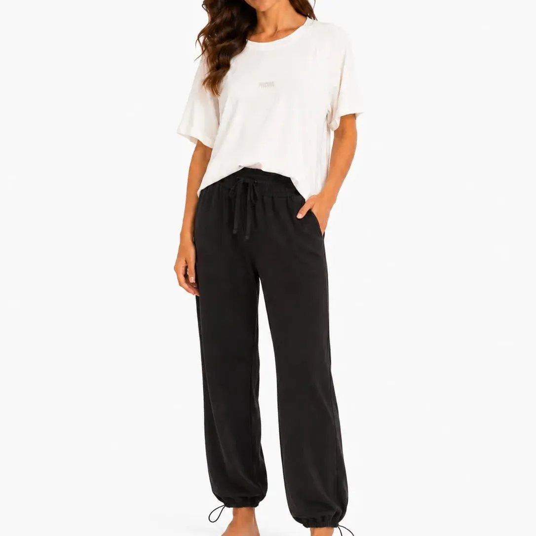 Set damă casual tricou alb și pantaloni jogger negri din bumbac, S–XXL – Bumbăcel Moldova